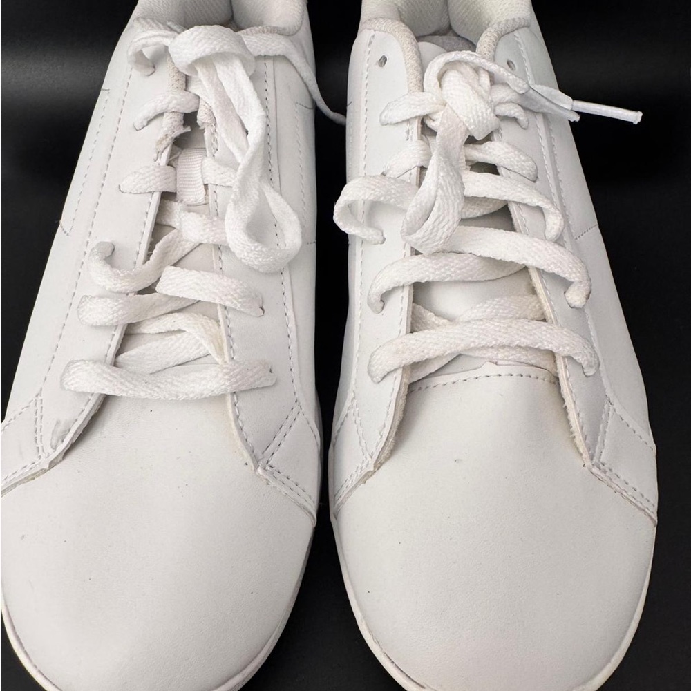 TIME AND TRU Women's 9 White Silver Heel Athletic Sneakers Shoe Memory Foam